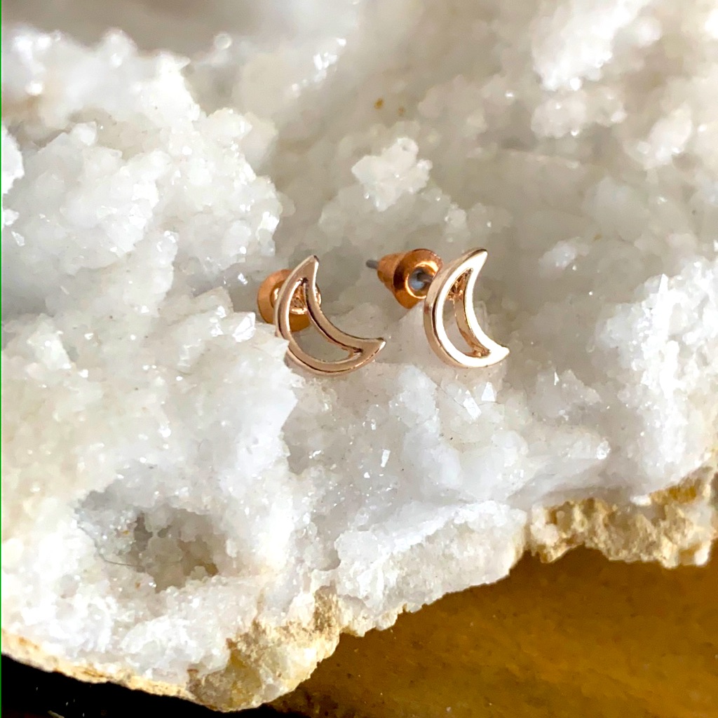 Dainty Moon Stud Earrings!